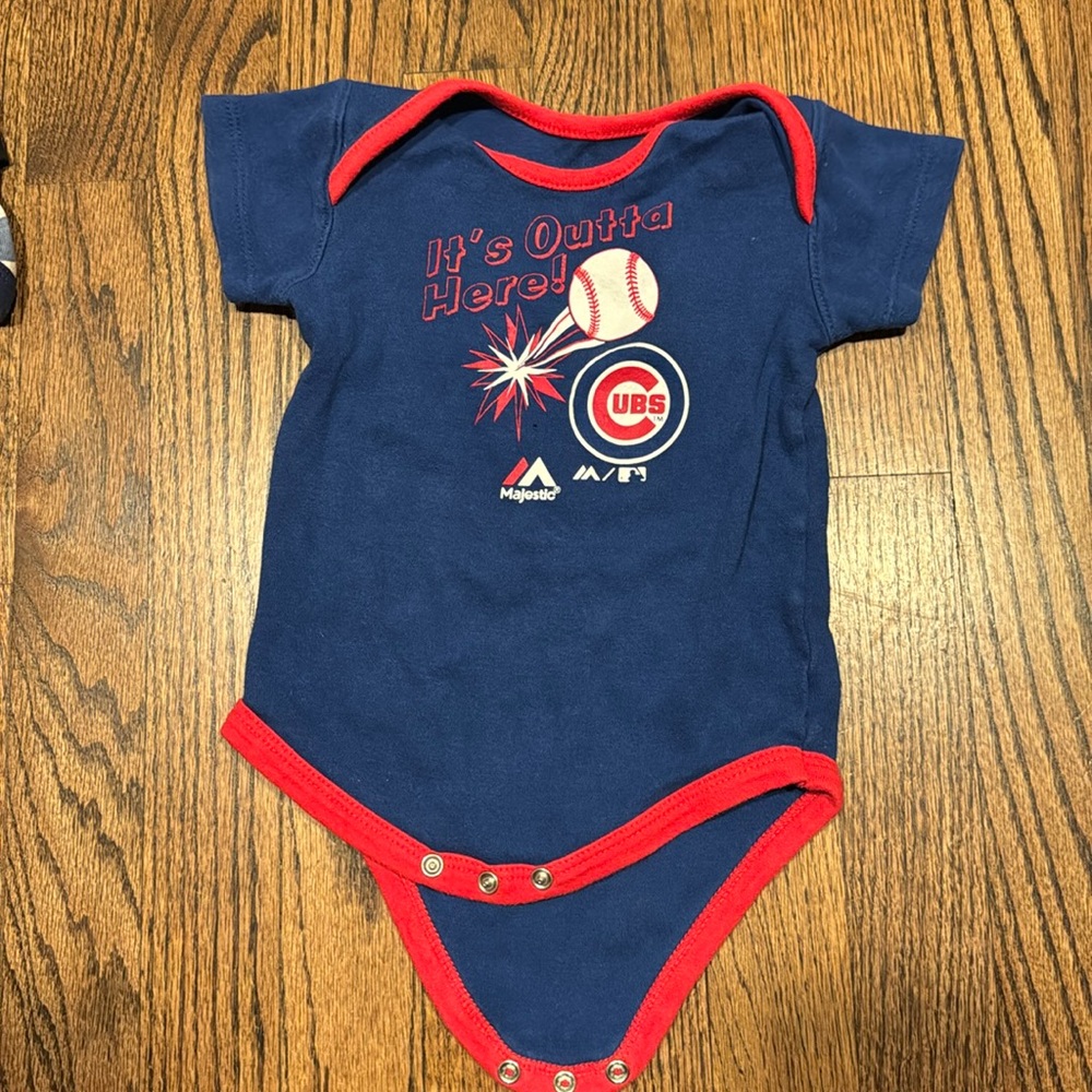 3/$10 Chicago Cubs Baby Onesie 12m